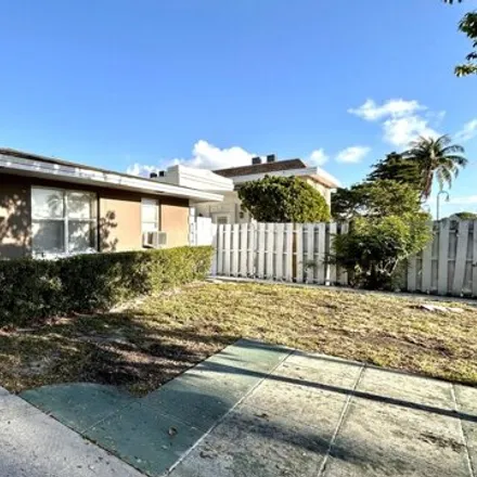 Rent this studio apartment on 1341 Federal Highway in Lake Worth Beach, FL 33460