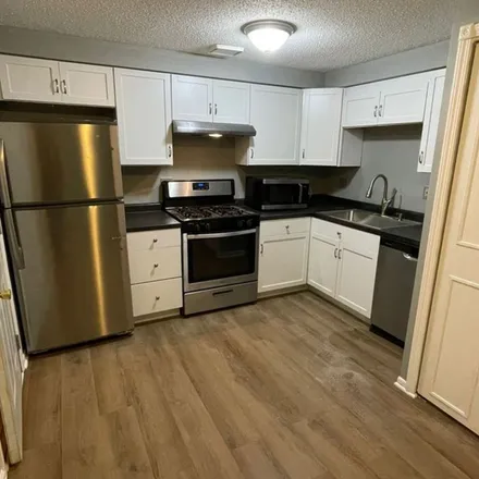 Rent this 3 bed apartment on 1068 Pheasant Run Lane in Aurora, IL 60504