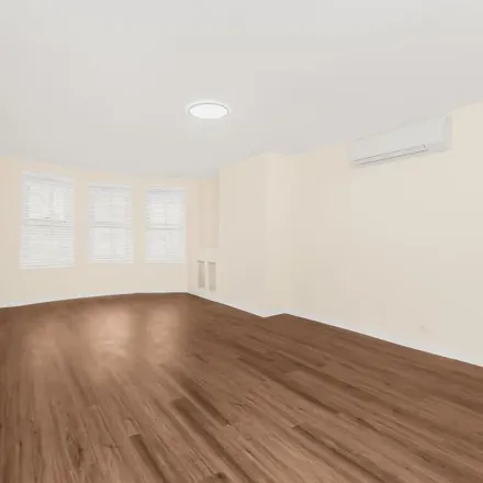 Image 5 - 2864 Lamport Place, New York, NY 10465, USA - Apartment for rent