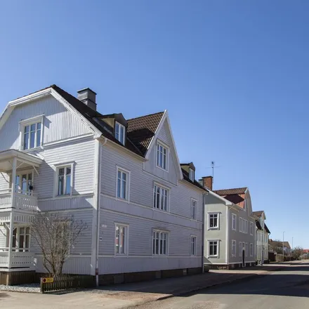 Rent this 3 bed apartment on Hindsbogatan in 532 24 Skara, Sweden