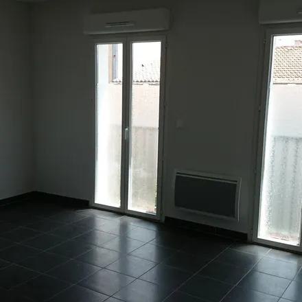 Rent this 3 bed apartment on 850 Chemin de la Glacière in 66000 Perpignan, France