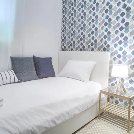 Rent this 8 bed room on Carrer Gran de Gràcia in 239, 08012 Barcelona