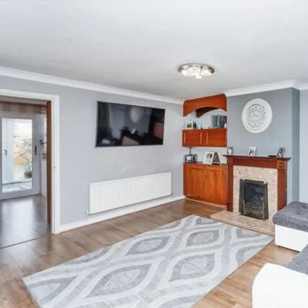 Image 3 - Harkness Close, Bletchley, MK2 3NB, United Kingdom - Duplex for sale