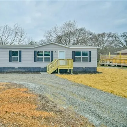 Buy this 3 bed house on 1638 Mize Road in Fowlertown, Toccoa