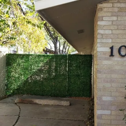 Image 2 - 1064 Edison Drive, San Antonio, TX 78201, USA - Apartment for rent