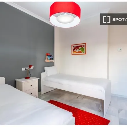 Image 14 - Airbnb, Calle Sánchez de Castro, 15, 41003 Seville, Spain - Apartment for rent