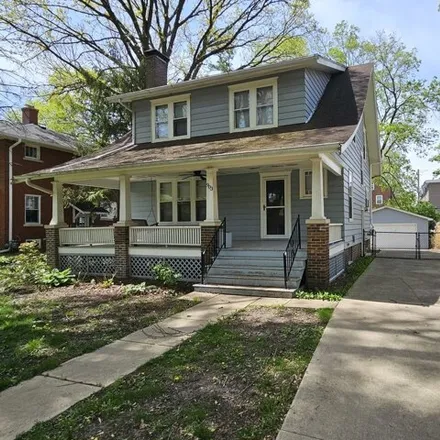 Buy this 5 bed house on 807 South Busey Avenue in Urbana, IL 61801