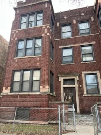 Rent this 3 bed apartment on 6832-6834 South East End Avenue in Chicago, IL 60649