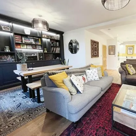 Image 3 - The Grove, Manchester, M20 2RG, United Kingdom - Townhouse for sale