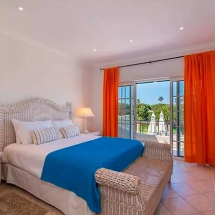 Rent this 2 bed house on Vale do Lobo in Travessa da Colina, 8135-864 Almancil