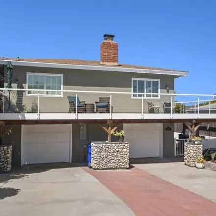 Buy this 3 bed house on 3428 Garrison Street in San Diego, CA 92106
