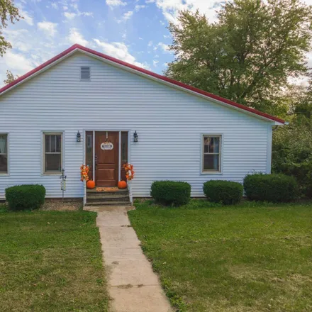 Buy this 3 bed house on 102 West Cooper Street in Colfax, McLean County