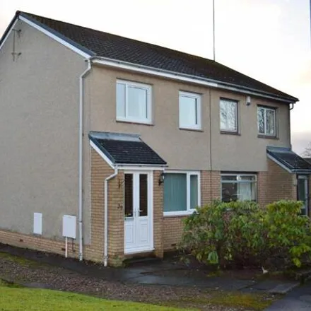 Rent this 3 bed duplex on Maybole Grove in Newton Mearns, G77 5SY