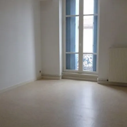 Rent this 2 bed apartment on Quai de Pincourt in 42300 Roanne, France