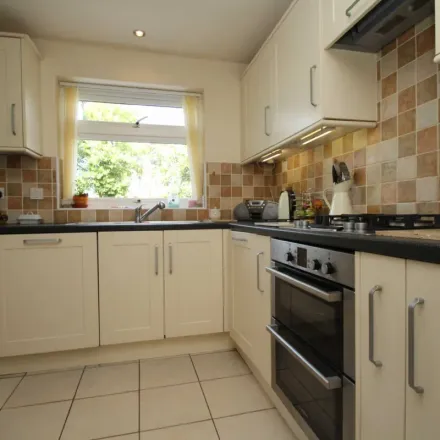 Image 2 - Fenton Close, London, BR7 6ED, United Kingdom - Apartment for rent