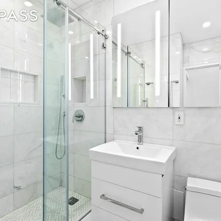 Image 1 - Kheel Tower, West 28th Street, New York, NY 10001, USA - Apartment for rent