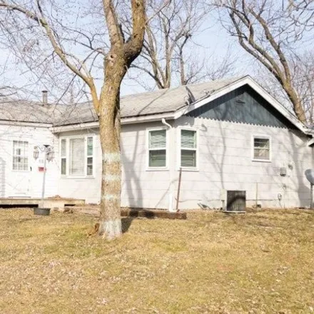 Buy this 2 bed house on 447 Jackson Street in Moberly, MO 65270