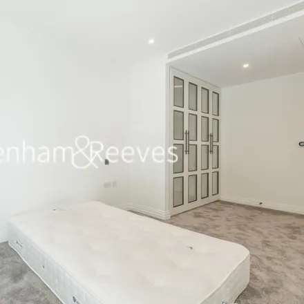 Image 9 - Block G, Park Street, London, SW6 2QF, United Kingdom - Apartment for rent