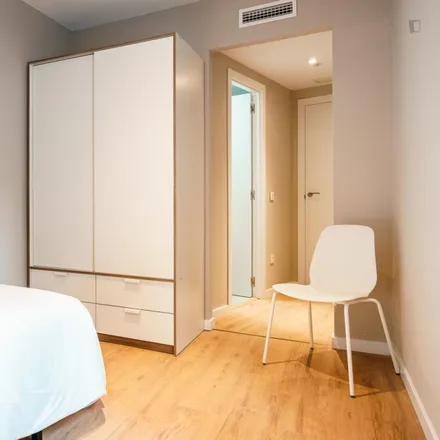 Rent this 5 bed room on Madrid in Calle San José de Calasanz, 28902 Getafe