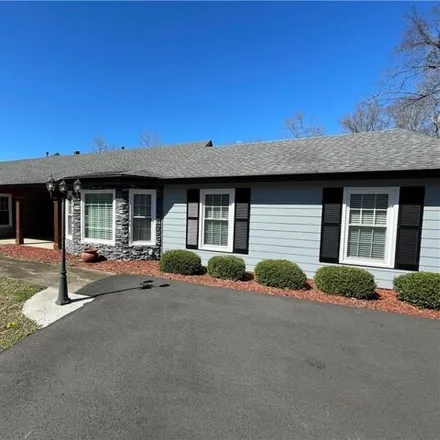 Rent this 4 bed house on 311 Arnold Mill Road in Woodstock, GA 30188