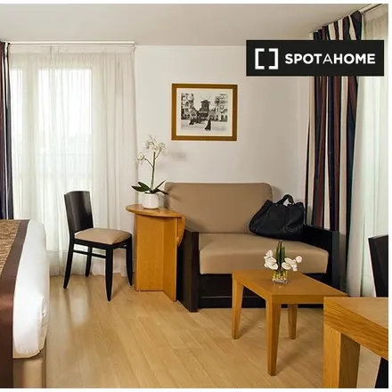 Image 4 - 1 Avenue du Coq, 75009 Paris, France - Apartment for rent