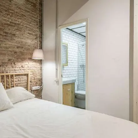 Rent this 1 bed apartment on Carrer de Vinaròs in 08001 Barcelona, Spain