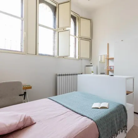 Rent this 7 bed room on Chiesa di San Patrizio a Villa Ludovisi in Via Abruzzi, 00187 Rome RM