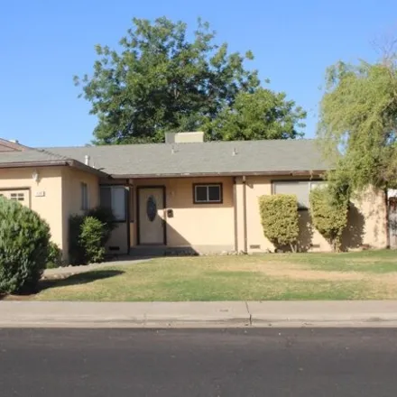 Rent this 3 bed house on 132 West Swift Avenue in Clovis, CA 93612