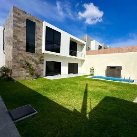Buy this 4 bed house on Autopista México-Cuernavaca in Fraccionamiento Brisas, 62590 Tres de Mayo
