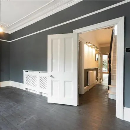 Image 5 - Horsford Road, London, SW2 5BN, United Kingdom - Townhouse for rent