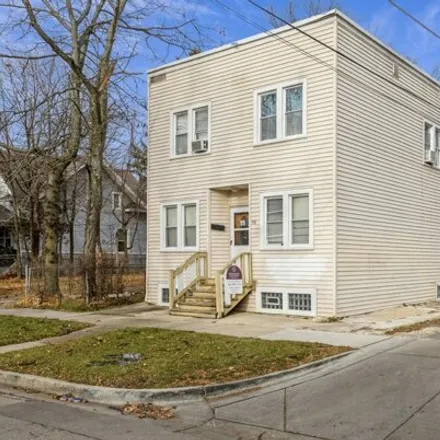 Rent this 2 bed house on 562 8th Street in Waukegan, IL 60085