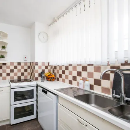 Buy this 3 bed apartment on Sprewell House in Lytton Grove, London