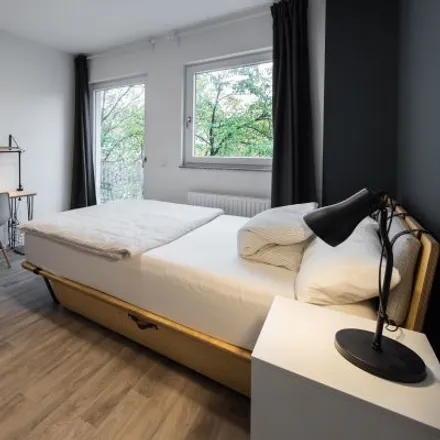 Rent this 4 bed room on Einbecker Straße 27 in 10317 Berlin, Germany