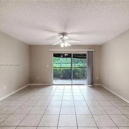 Image 5 - Colonnades Court East, Pelican Landing, Bonita Springs, FL 34136, USA - Apartment for rent