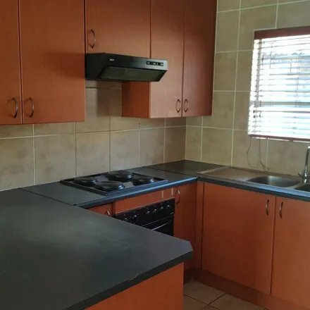Image 5 - unnamed road, Allen's Nek, Roodepoort, 1734, South Africa - Townhouse for rent