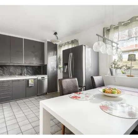 Rent this 2 bed apartment on Duvkullavägen in 174 58 Sundbybergs kommun, Sweden