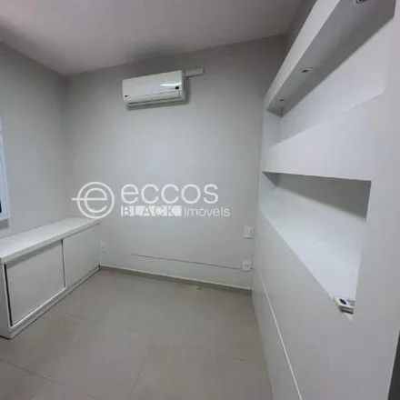 Rent this 3 bed apartment on Rua Tapuios in Saraiva, Uberlândia - MG