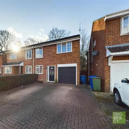 Buy this 4 bed duplex on Cotswold Close in Farnborough, GU14 9HP