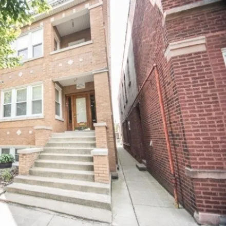 Rent this 2 bed apartment on 2231 West Huron Street in Chicago, IL 60612