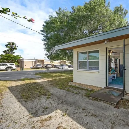 Image 1 - 611 East Virginia Avenue, Punta Gorda, FL 33950, USA - House for sale