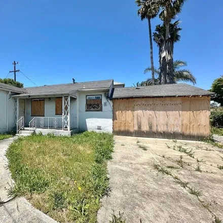 Buy this 2 bed house on 1563 150th Avenue in San Leandro, CA 94578