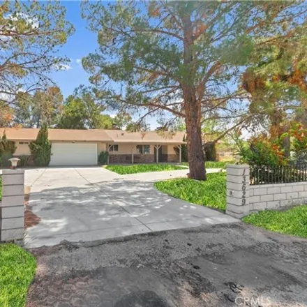 Buy this 3 bed house on 13637 Jicarilla Road in Apple Valley, CA 92308