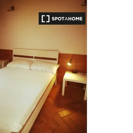 Rent this 5 bed room on Gruppo Toscano S.p.A. - Sede Centrale in Via Nomentana, 90/92