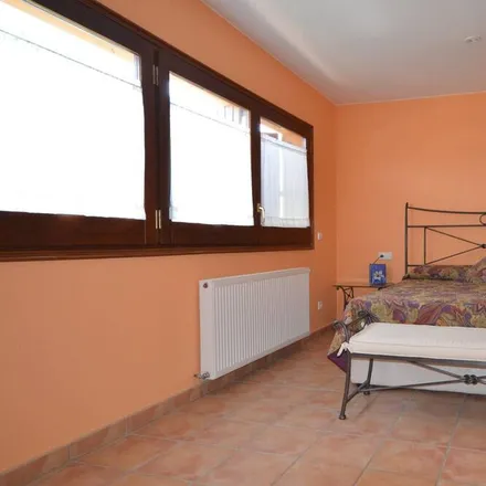 Image 5 - 17472, Spain - House for rent