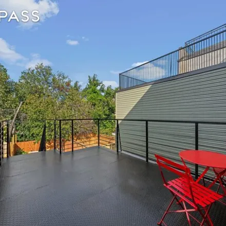 Image 7 - 65A Somers Street, New York, NY 11233, USA - Townhouse for sale