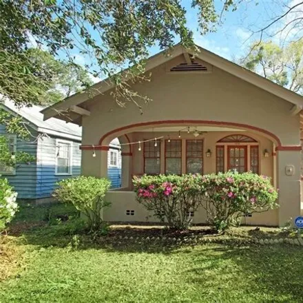 Buy this 2 bed house on 1773 Hunter Avenue in Mobile, AL 36604