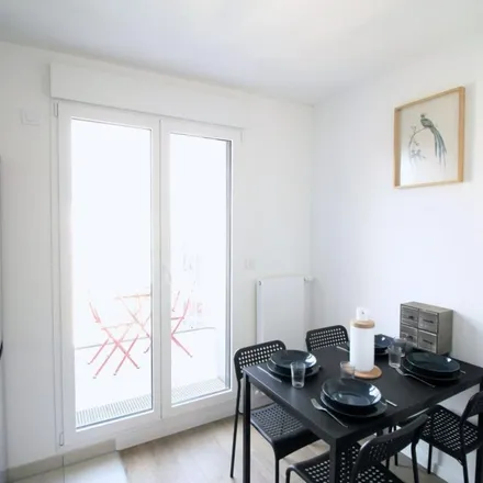 Rent this 4 bed apartment on Agena in Rue Mozart, 92110 Clichy