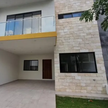 Buy this 3 bed house on Real del Sur in Unidad Habitacional Fovissste Etapa I, 86179 Villahermosa