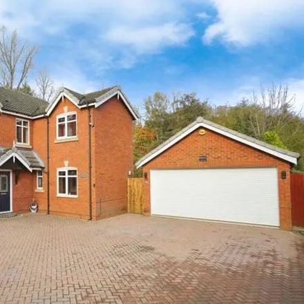 Buy this 4 bed house on Coopers Close in Donisthorpe, DE12 8AW