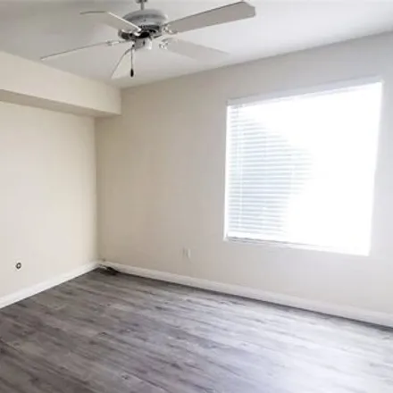 Image 2 - 4141 Warbonnet Way, Spring Valley, NV 89147, USA - Condo for rent